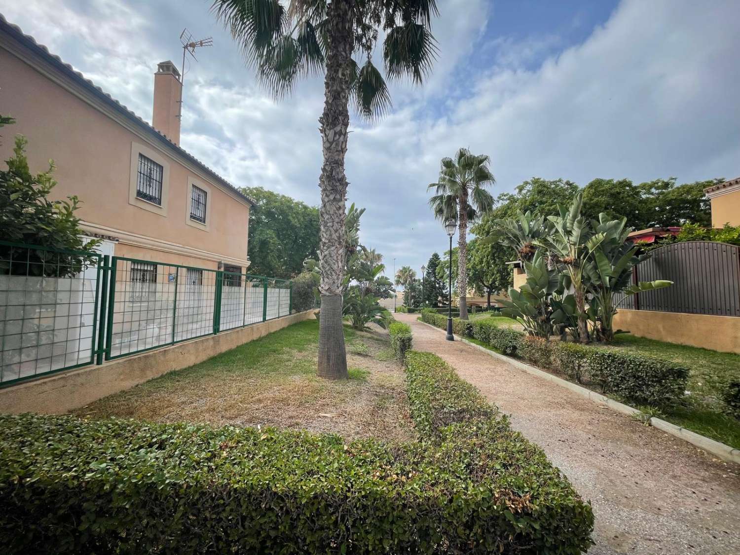 Storslået rækkehus i Zona Hospital