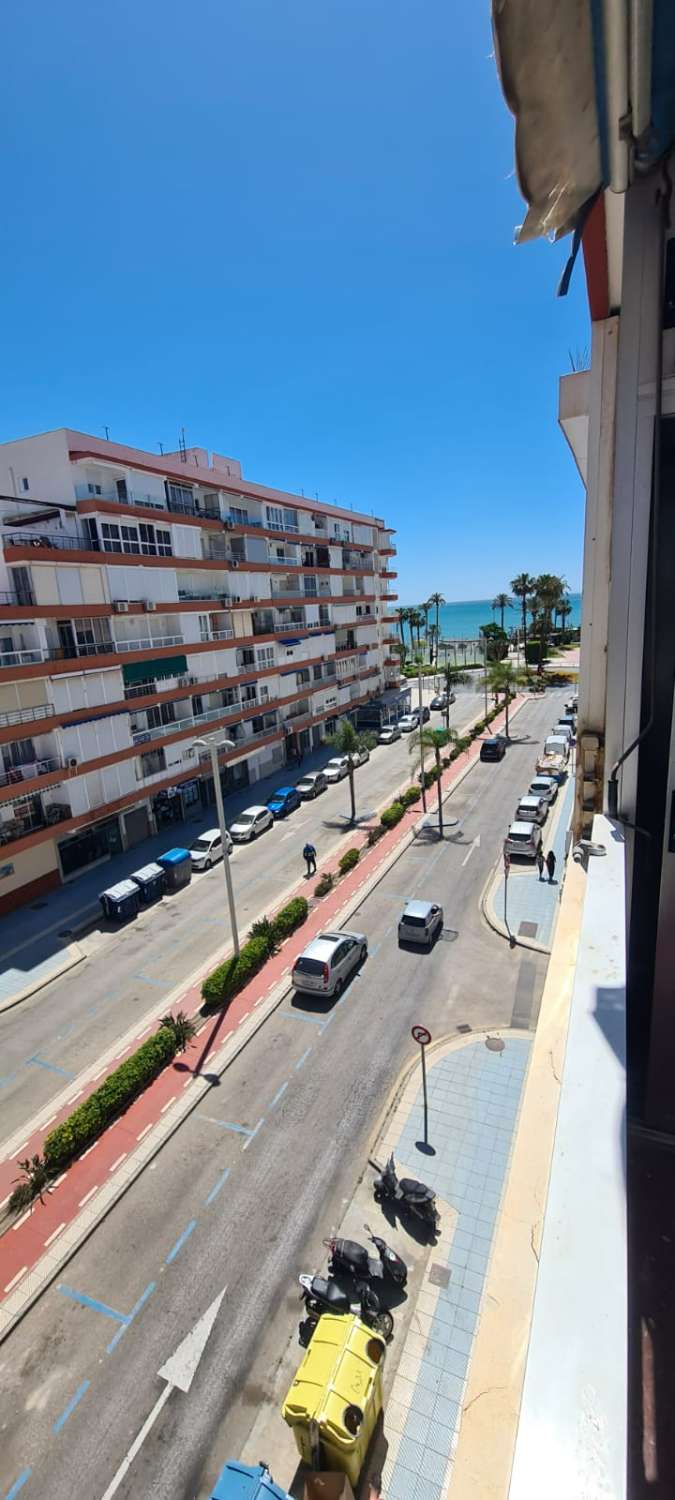 Havsutsikt, lägenhet till salu i Torre del Mar, 50 m från stranden