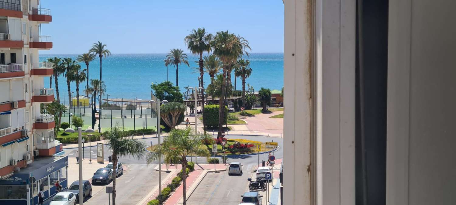 Havsutsikt, lägenhet till salu i Torre del Mar, 50 m från stranden