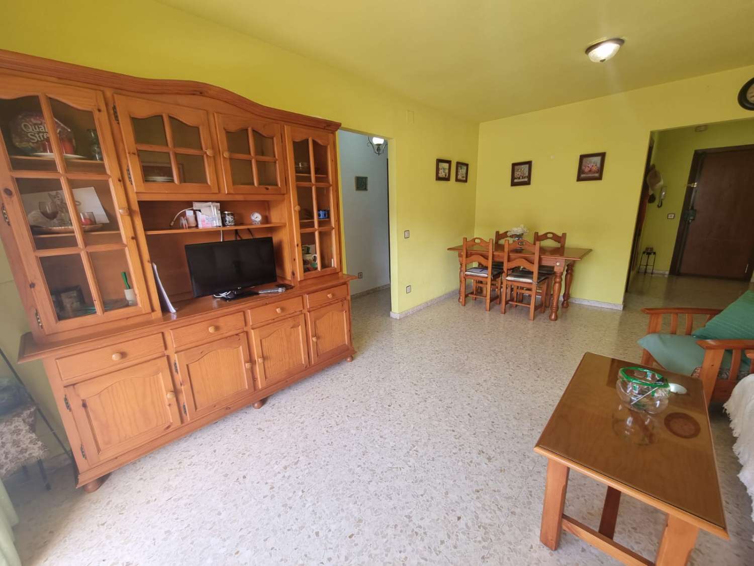 APARTAMENTO 2 DORMITORIOS CON TERRAZA; PISCINA Y GARAJE - TORRE DEL MAR