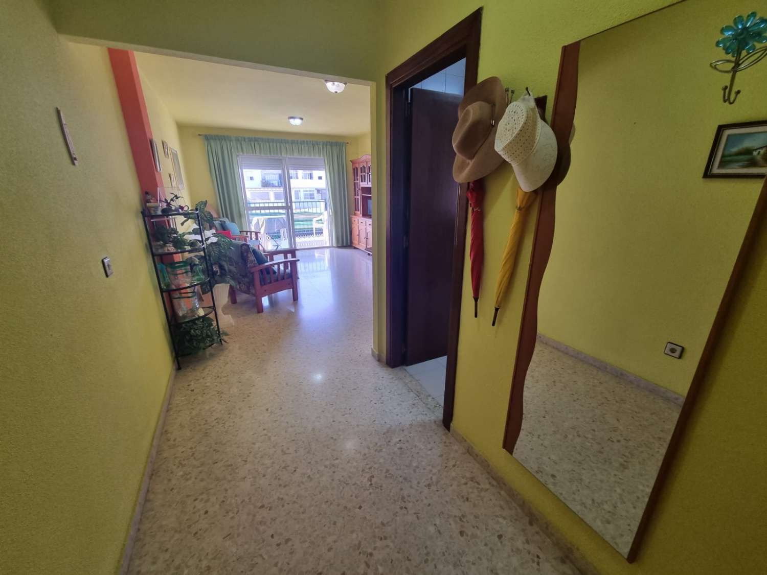 APPARTEMENT DE 2 CHAMBRES AVEC TERRASSE ; PISCINE ET GARAGE - TORRE DEL MAR