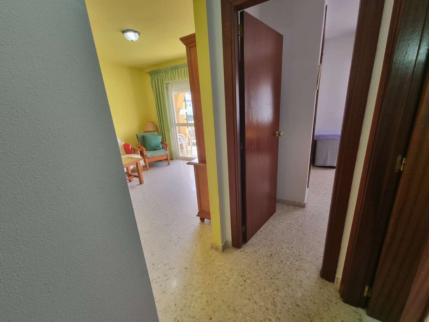 APPARTEMENT MET 2 SLAAPKAMERS EN TERRAS; ZWEMBAD EN GARAGE - TORRE DEL MAR