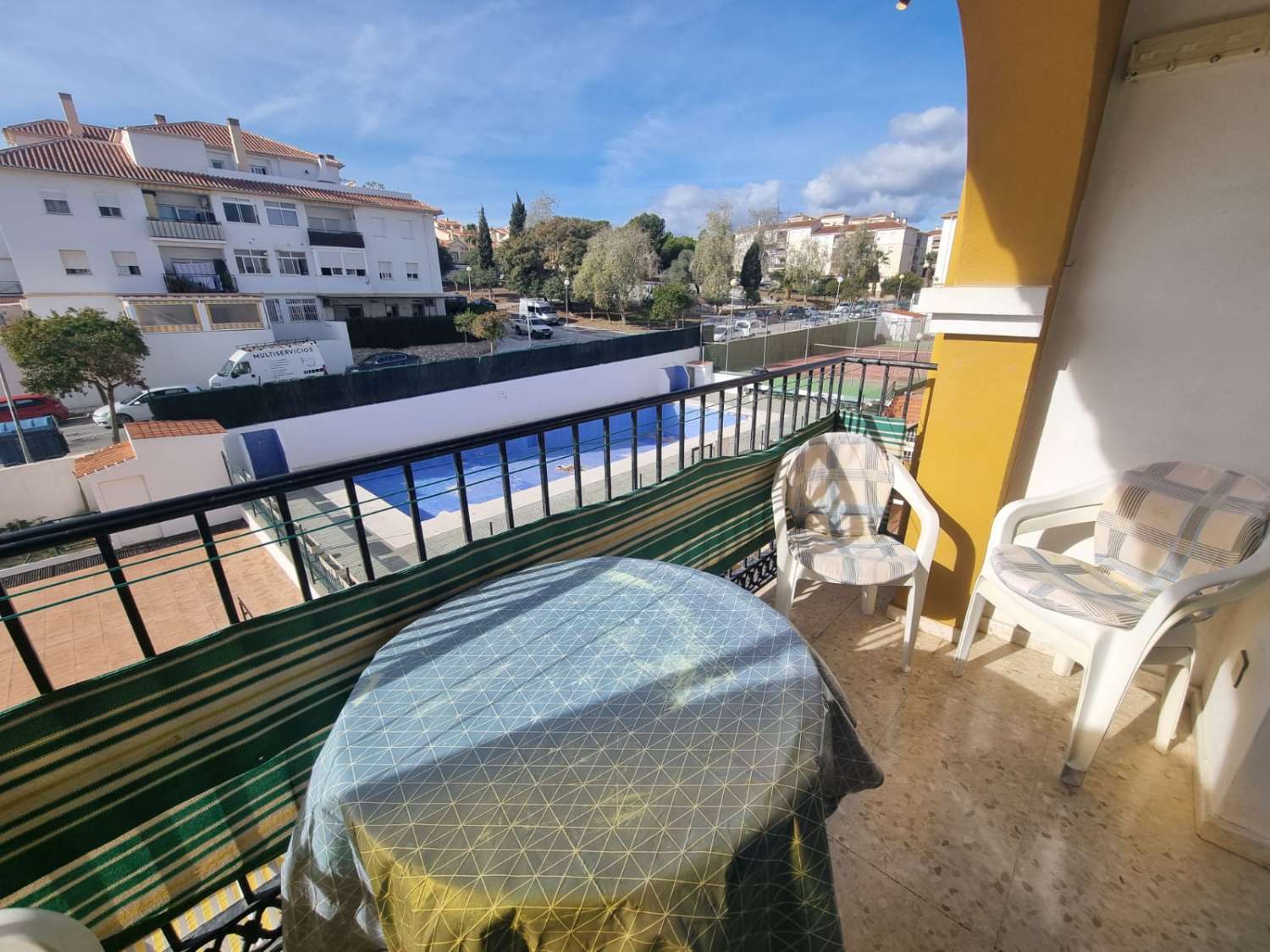 APPARTEMENT MET 2 SLAAPKAMERS EN TERRAS; ZWEMBAD EN GARAGE - TORRE DEL MAR