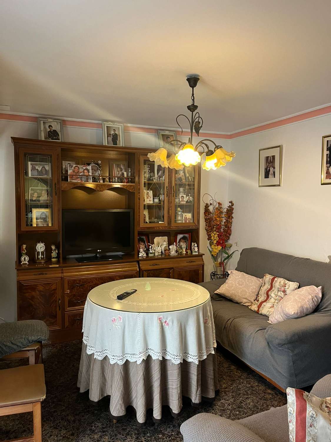 A vendre Grande maison dans le centre de Sayalonga